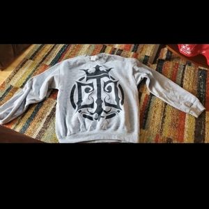 Capture the crown crewneck